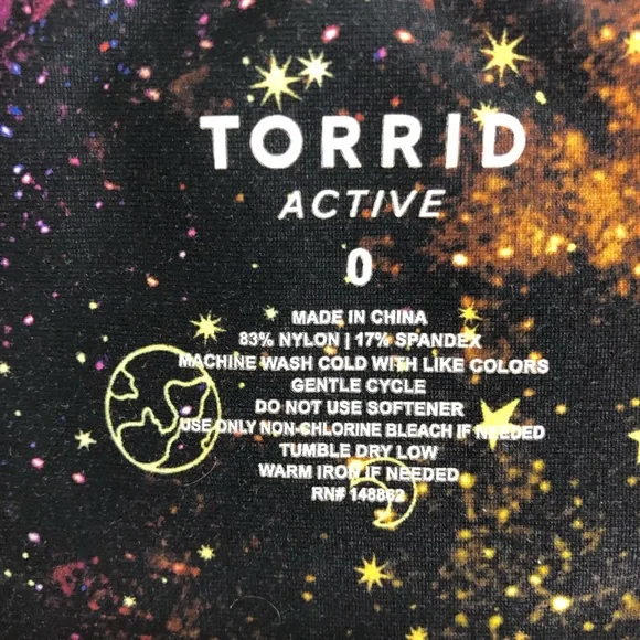 💥PRICE⬇️Torrid Active Celestial Print Cropped Leggings - Picture 2 of 5